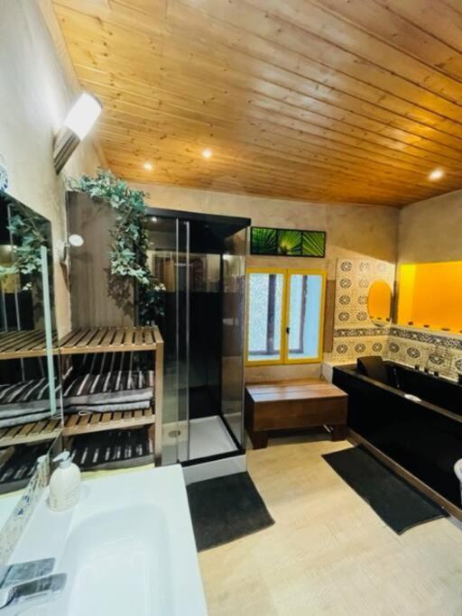 Maison De Village, Jacuzzi, Salle Cinema Valencin Εξωτερικό φωτογραφία